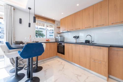Spacious 1-Br Apartment with Terrace Heart of Cannes