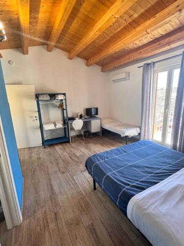 Postel nebo postele na pokoji v ubytování alex rooms
