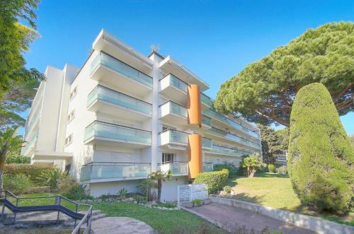 Elégant studio TERRASSE- proche PLAGES et CROISETTE A0B206