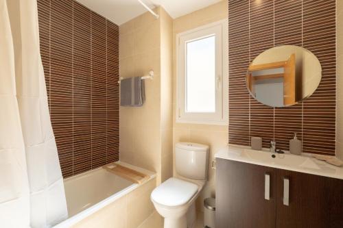 Santangelo - Pool and Sea Views Benalmadena Apartment