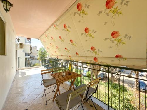 Urban Gateway Athens Family and Business Apartment with Parking