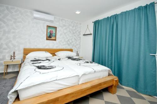 Family friendly house with a swimming pool Plano, Trogir - 23902
