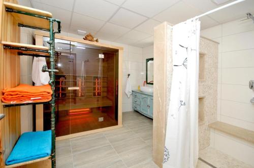 Family friendly house with a swimming pool Plano, Trogir - 23902