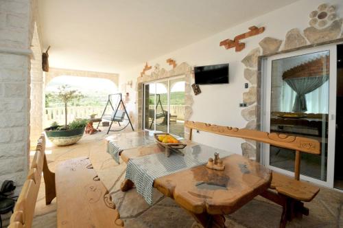 Family friendly house with a swimming pool Plano, Trogir - 23902
