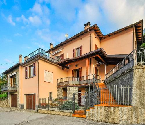 Το κτήριο όπου στεγάζεται  η παραθεριστική κατοικία