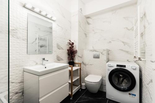 Et badeværelse på High-End 1BR in Pipera w Parking