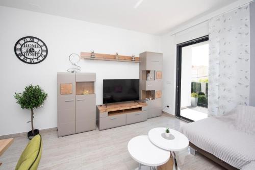 Apartments with parking space Trogir - 24060