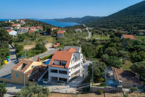 Apartments with parking space Sveti Jakov, Losinj - 24153