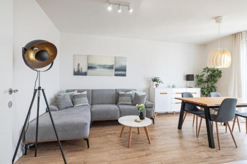 Old town view apt in CENTER and free street parking