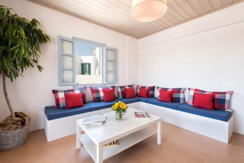 Menta I in the heart of Naousafree parkingParos