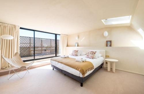 Lease Mobility l Champs-Elysée & Eiffel View l Triplex 2BR & Rooftop