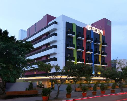 Gedung tempat hotel berlokasi