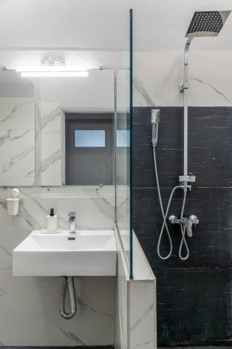 Athens Central Stay, 3BD Apartment, 3min Metro