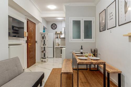 Athens Central Stay, 3BD Apartment, 3min Metro