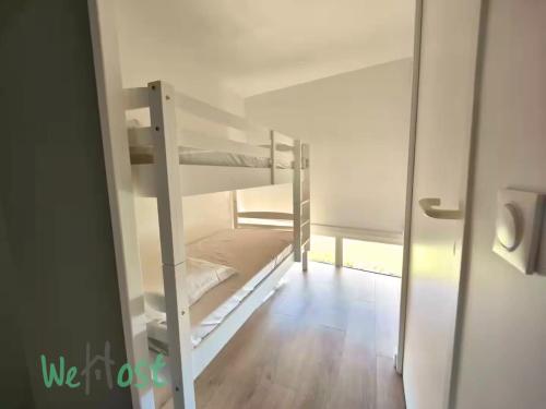 Photo de la galerie de l'établissement Milady - LB - PB - Marbella Beach Swimming Pool Parking, à Biarritz