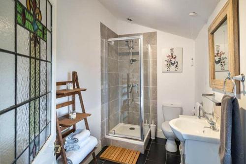 Koupelna v ubytování Charming Barn Conversion - Idyllic Rural Retreat- Pet Friendly