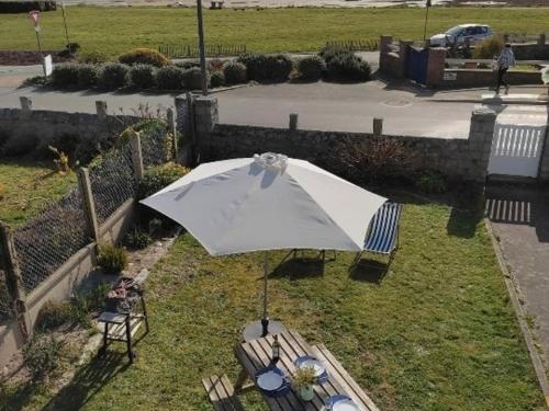 Maison bord de mer avec jardin et parking privé - FR-1-542-41