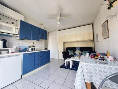 Valery Close to beach Prom des Anglais Ideal for 2 AC