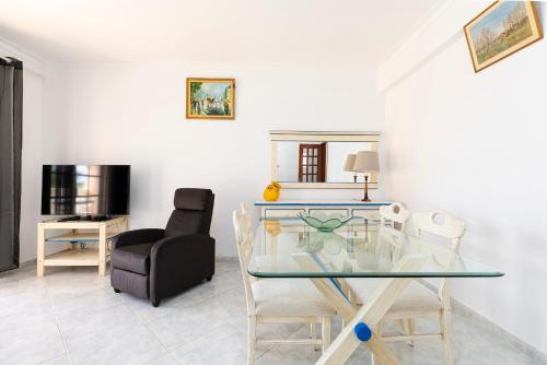 Solar do Vau 2 bed with Pool, Short Walk to Beach!