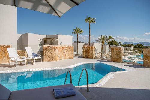 Bazén v ubytování Sirios Village Hotel & Bungalows - All Inclusive nebo v jeho okolí