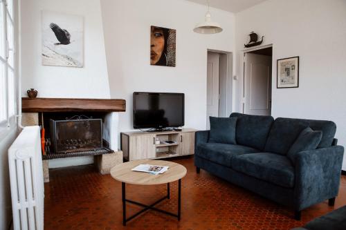 Μια τηλεόραση ή/και κέντρο ψυχαγωγίας στο Villa Anahita