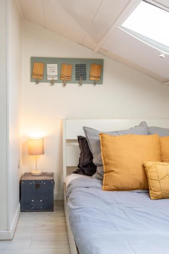 Homelivia, ATTIC ROOM -Mansardé sous les toits de Nice