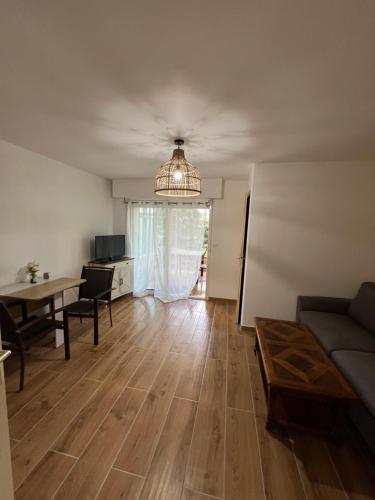 Appartement cosy piscine plage 2 pièces