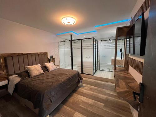 Postel nebo postele na pokoji v ubytování Hotel luxury Z