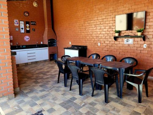 Кухня или мини-кухня в Casa de Temporada Pousada do Baiano
