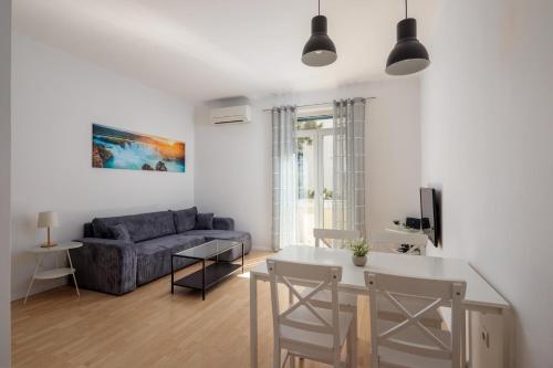 Posedenie v ubytovaní Lux Split Centre Apartments