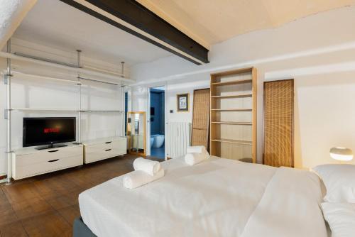 Loft Bandiello by BarbarHouse