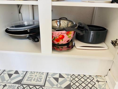 Η κουζίνα ή μικρή κουζίνα στο Duplex cosy neuf - wifi - balcon - en bordure de forêt de pins - proche plage