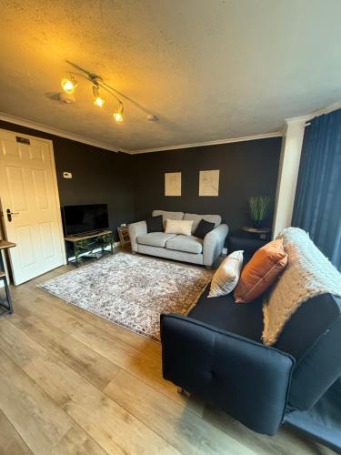Χώρος καθιστικού στο The Chapel - Worcester City - FREE Parking, WI-FI, Toiletries - TVs in rooms - Stocked kitchen - Entire Apart - Self Check-In - Outside Space