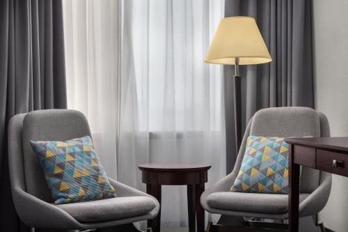 Un lugar para sentarse en Holiday Inn Ottawa East by IHG