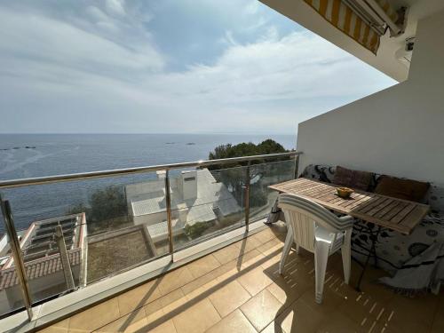 Apartamento vista mar y parking en Roses AV-27