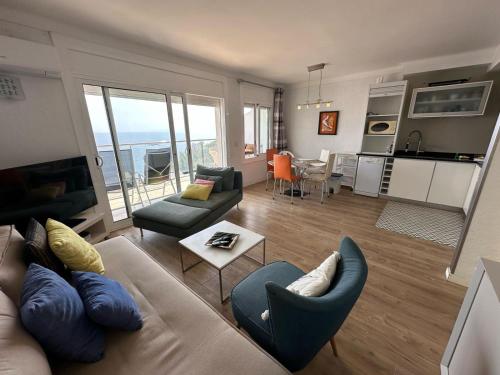 Apartamento vista mar y parking en Roses AV-27