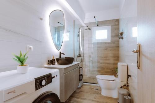 Koupelna v ubytování Esperides Luxury Suites 2