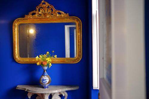 NEW! Cozy & Central - Blue Bica Reis
