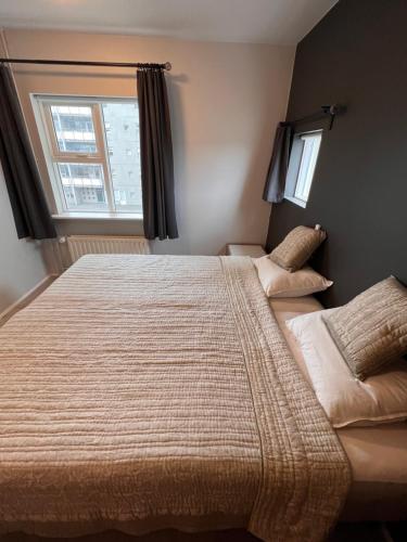 Cozy room central of town
