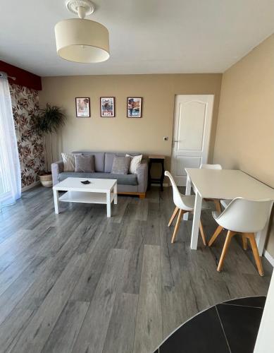 Spacieux 2 pièces à 30mn de Nice