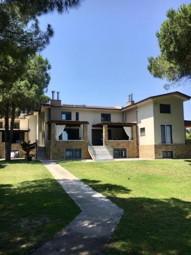 Beach Villa Monika