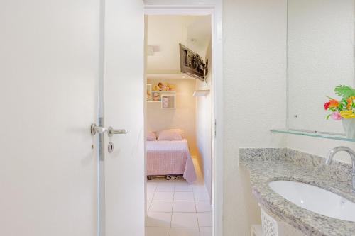 Bilik mandi di GB121 Lindo Apartamento com 3 Suítes - Guarajuba