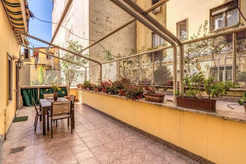 Santa Croce apartment with private terrace
