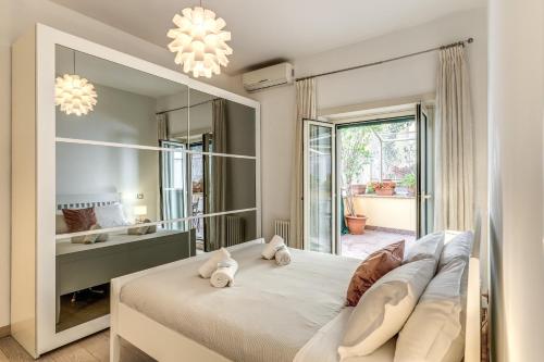 Santa Croce apartment with private terrace