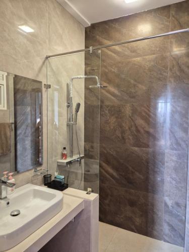 Ένα μπάνιο στο K&S Luxury Apartment
