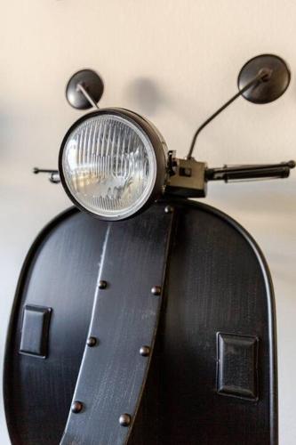 a close up of the front end of a motorcycle at La Suite Factory, Parking et Tram in Illkirch-Graffenstaden