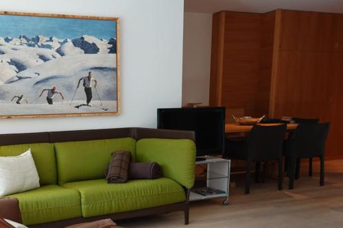 Fotografie z fotogalerie ubytování Sleek Mountain Escape, Light and Airy v destinaci Flims