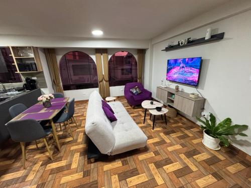 Μια τηλεόραση ή/και κέντρο ψυχαγωγίας στο Solena Apartamentos Tacna