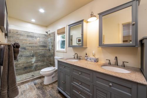 Koupelna v ubytování Iokua Hale