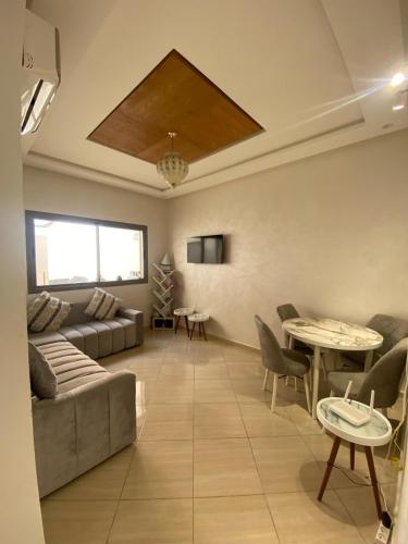 Μια τηλεόραση ή/και κέντρο ψυχαγωγίας στο Comfortable Escape Terrace BBQ